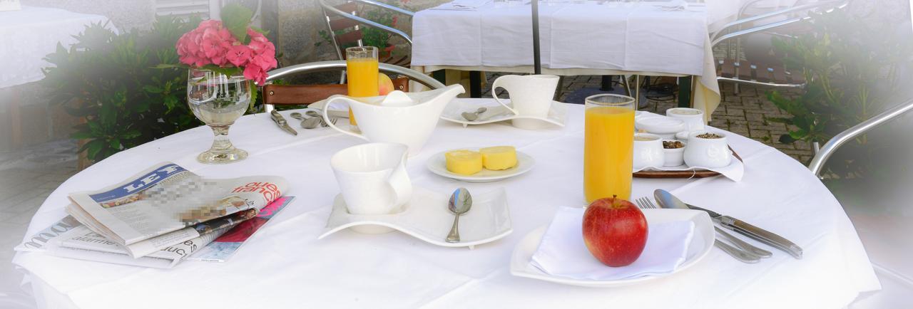 Logis Hotel Et Restaurant Du Dauphin Sées المظهر الخارجي الصورة