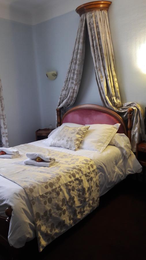Logis Hotel Et Restaurant Du Dauphin Sées المظهر الخارجي الصورة