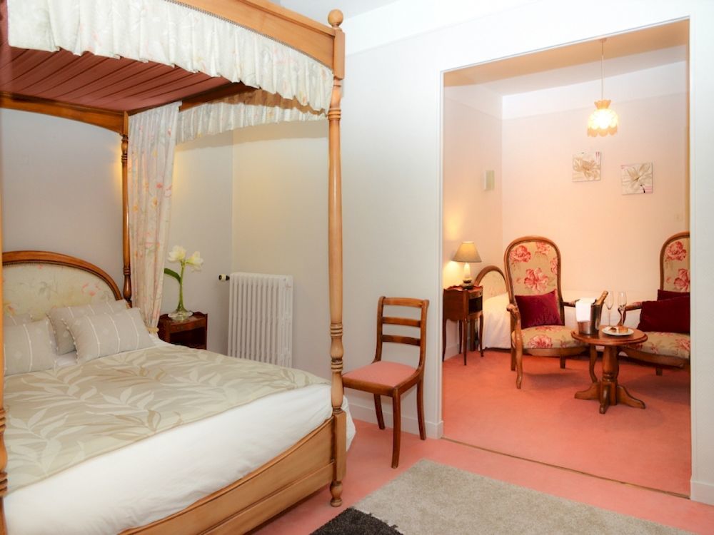 Logis Hotel Et Restaurant Du Dauphin Sées المظهر الخارجي الصورة