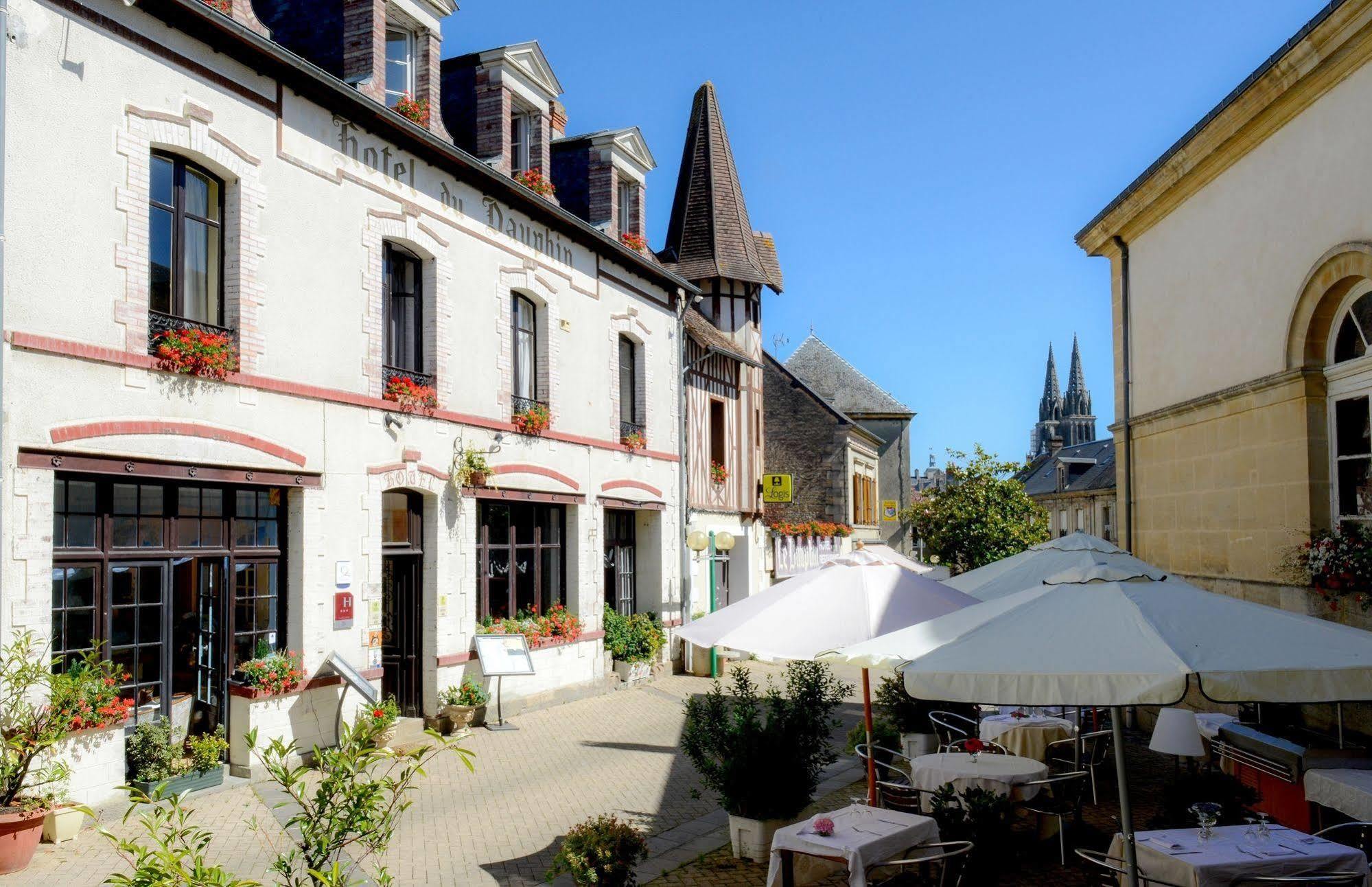 Logis Hotel Et Restaurant Du Dauphin Sées المظهر الخارجي الصورة